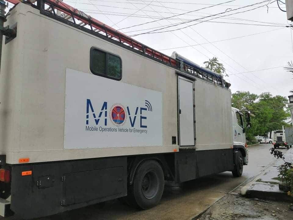 菲律宾信息通讯部调派应急通信车前往灾区