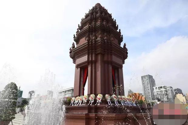 庆祝独立70周年柬埔寨首相称正致力建设强盛繁荣国家