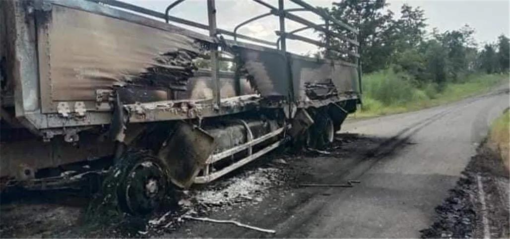一卡车在高速路被炸致司机身亡 当地安全部队曾发文警告勿通行