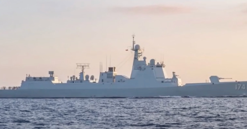 菲律宾军方证实四艘中国军舰无害通过南部航道