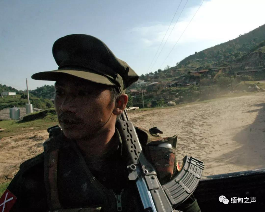 缅甸实皆，军方与人民防卫军激烈交火，克钦独立军支援人民防卫军