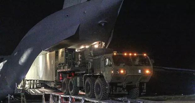 中程导弹由美国C-17运输机机动部署到菲律宾吕宋岛