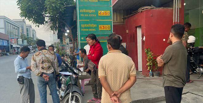 柬埔寨金边一嘟嘟车司机死于加油站厕所