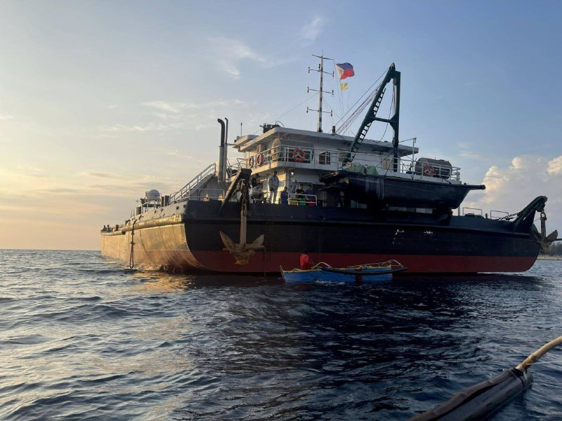 被菲律宾扣押商船的7名中国船员将面临指控