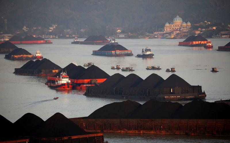 印尼允许37艘运煤船离境